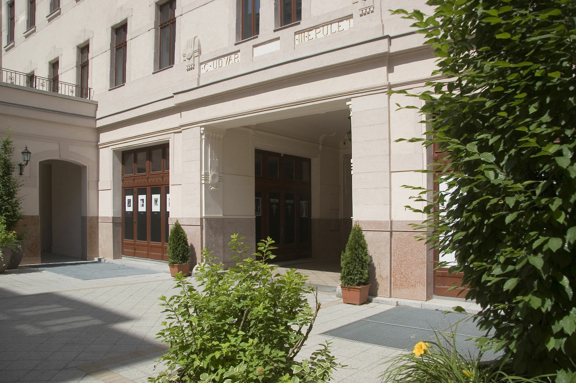 Central Ernesto Budapest Exterior photo